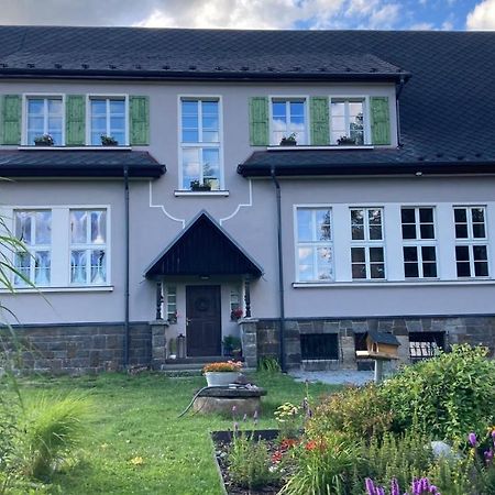 Apartmany Ceska Skola Lipova  Exteriör bild