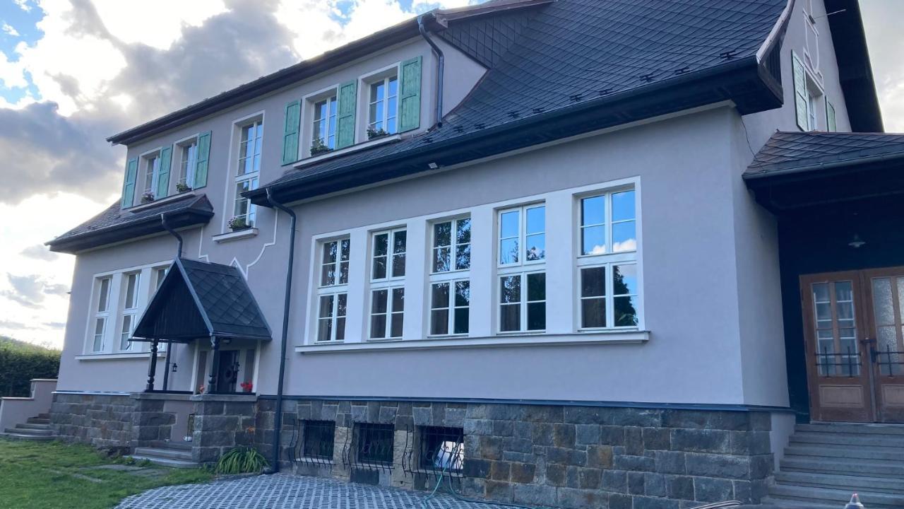 Apartmany Ceska Skola Lipova  Exteriör bild