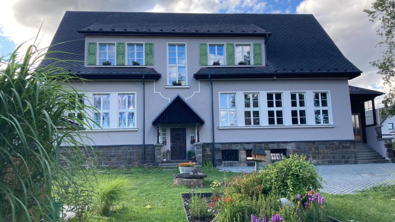 Apartmany Ceska Skola Lipova  Exteriör bild